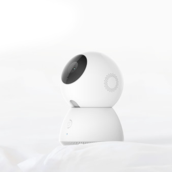 Small white intelligent camera To stay with each other, stick to every moment of the family