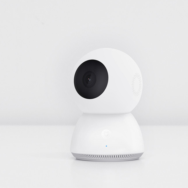 Small white intelligent camera To stay with each other, stick to every moment of the family
